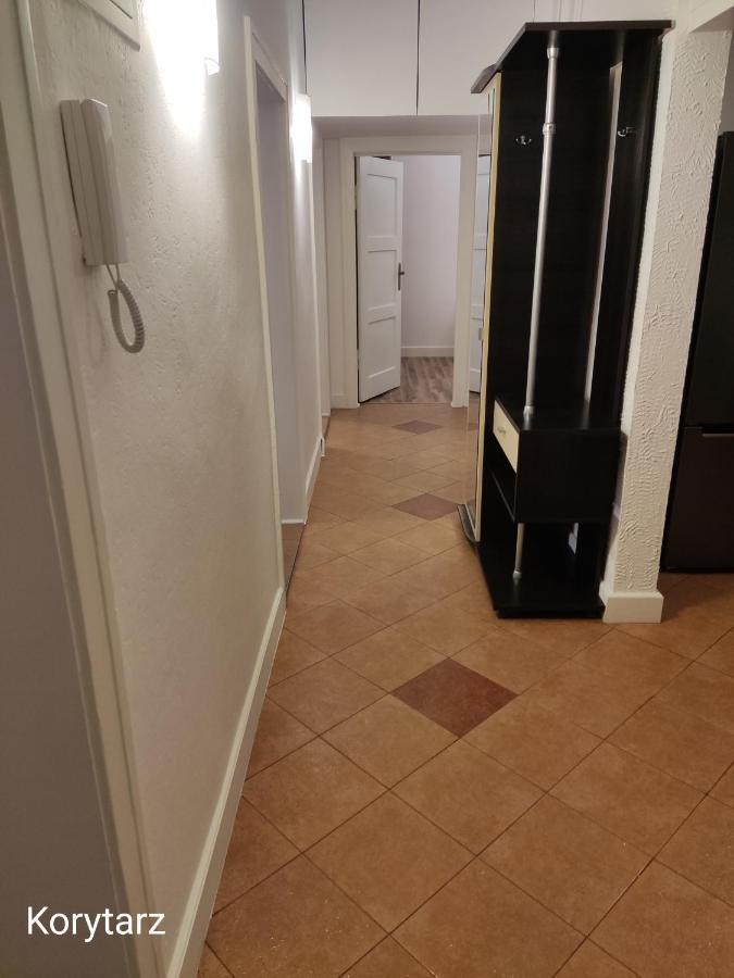 Mieszkanie Blisko Targow Poznanskich Lägenhet Exteriör bild